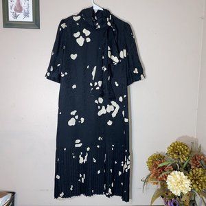 Striking Shiny Secretary Pussybow Vintage 70s  Dress Size 14-16 Tamara Boutique